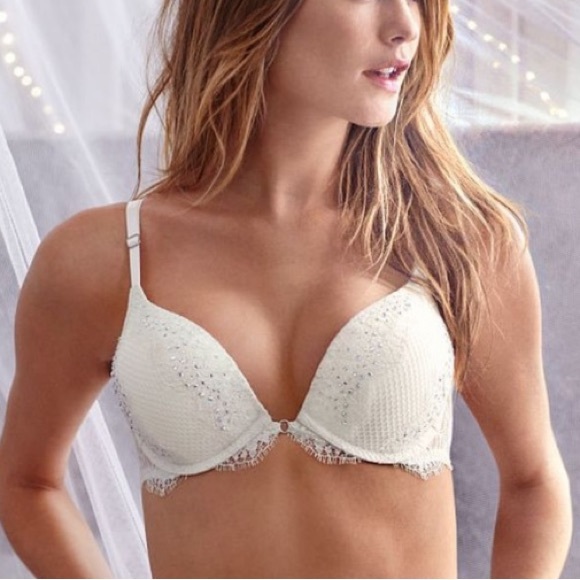 Victoria’s Secret Bombshell Bra Rare NWT Bling Adds Size - Picture 1 of 12